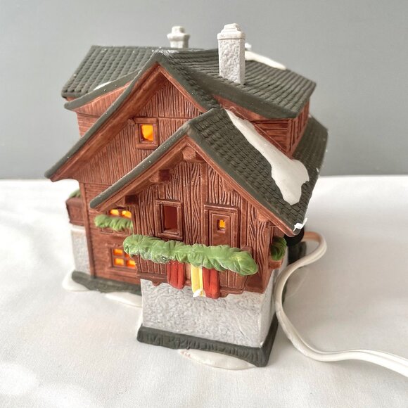 Department 56 Besson Bierkeller Alpine Village 56.65405 1986 Lighted Ski House - Picture 9 of 15